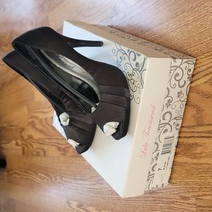 Lulu Townsend Black Satin Daffodil Peeptoe Pumps [NWT]
